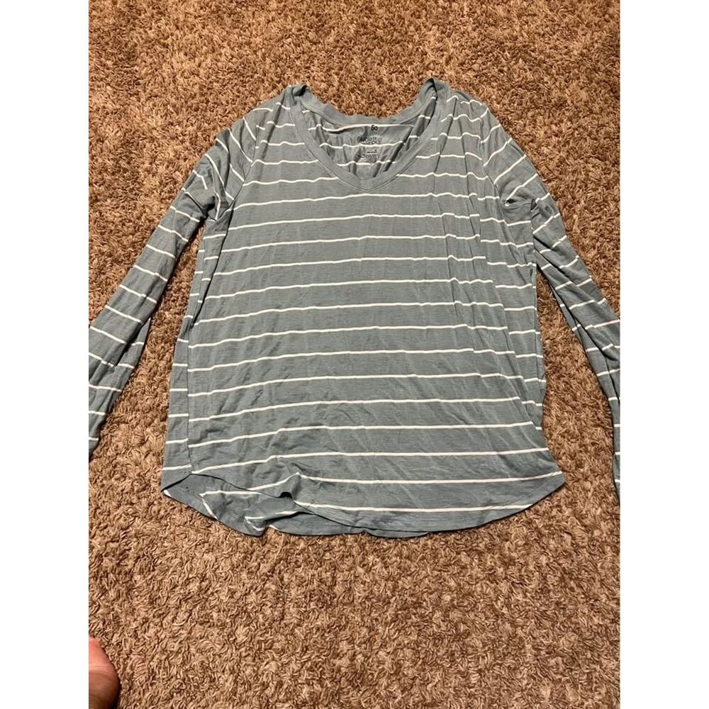 Favorite Vneck Xl women's